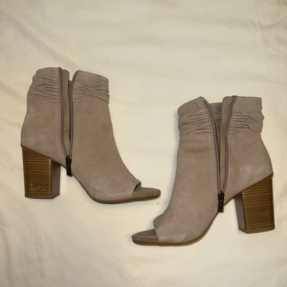 Suede heel boots